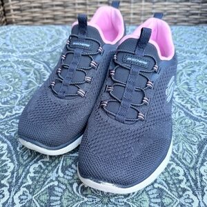 Skechers Women's Memory Foam Slip on Shoes Navy/ Pink Lightweight Comfort Size 7